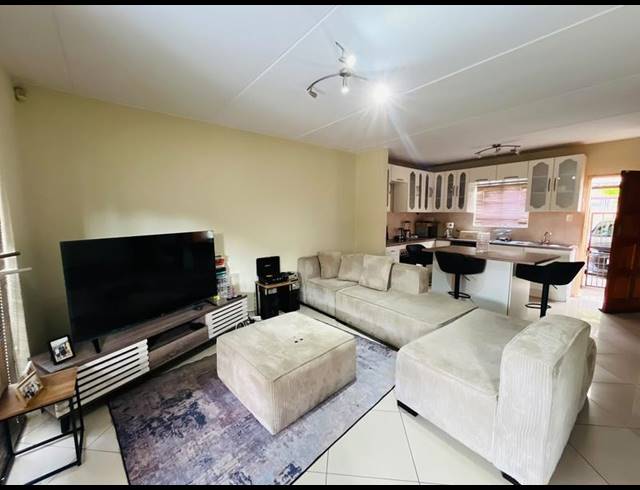 2 BEDROOM PROPERTY TO RENT IN WILGEHEUWEL
